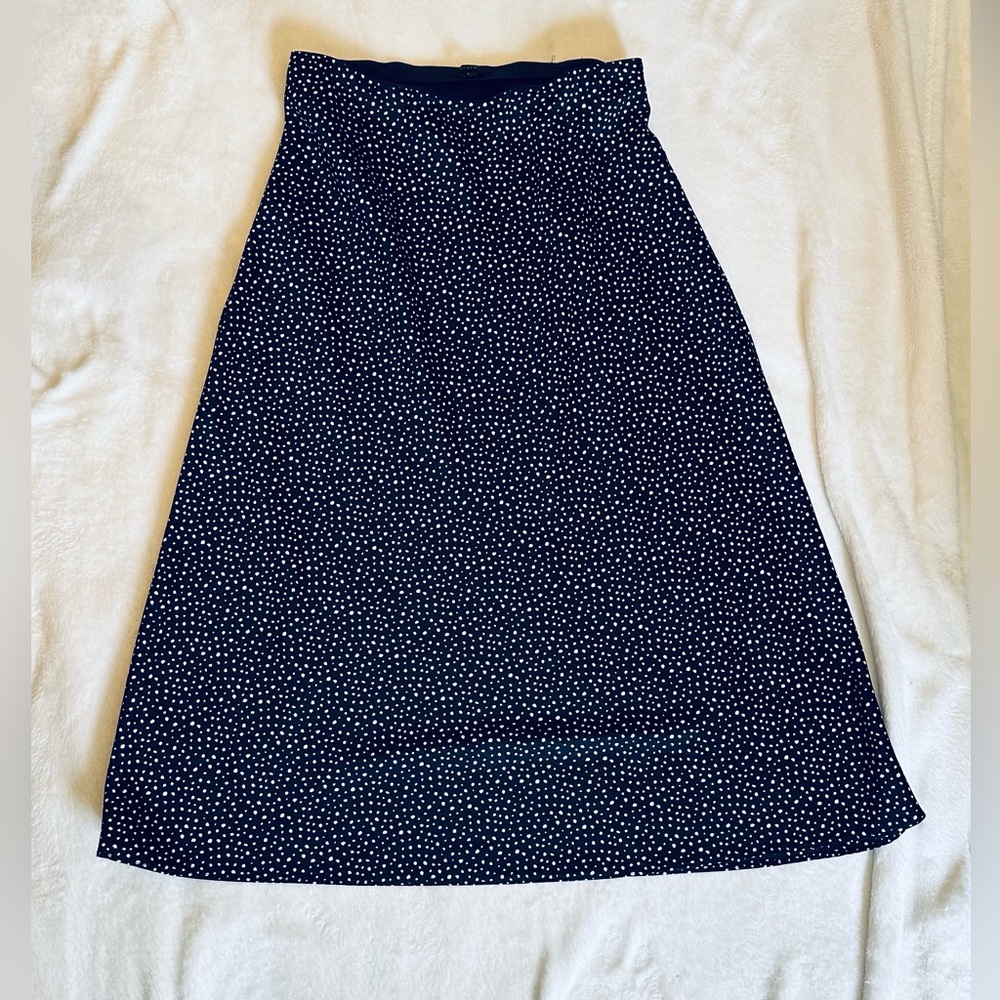 J Crew - size L - navy blue and white skirt